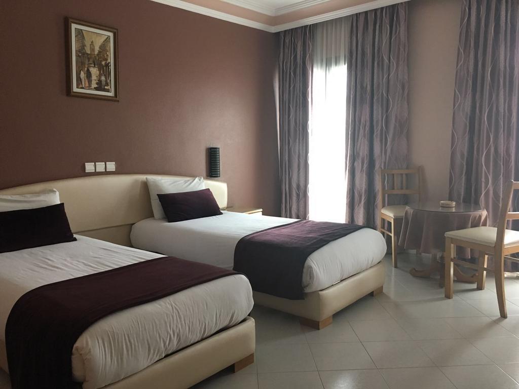 Rania Belmadina Hotel Casablanca Exterior foto